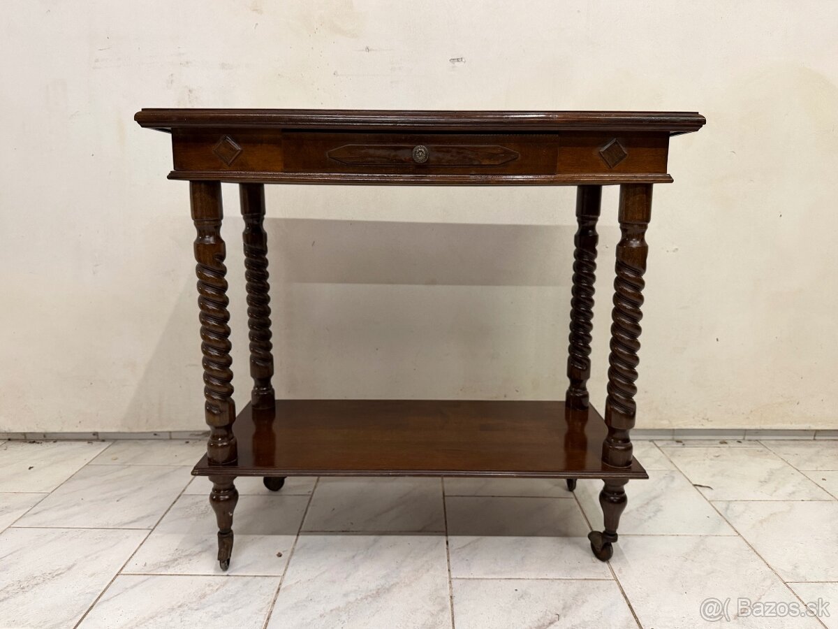 Starožitný konzolový stolek - 2