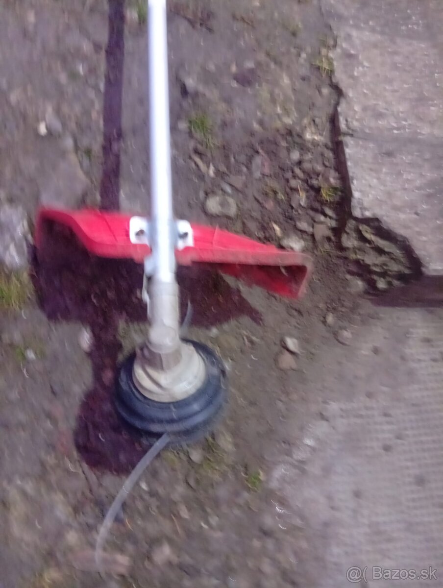 Predám tieto 2krovinorezy - 2