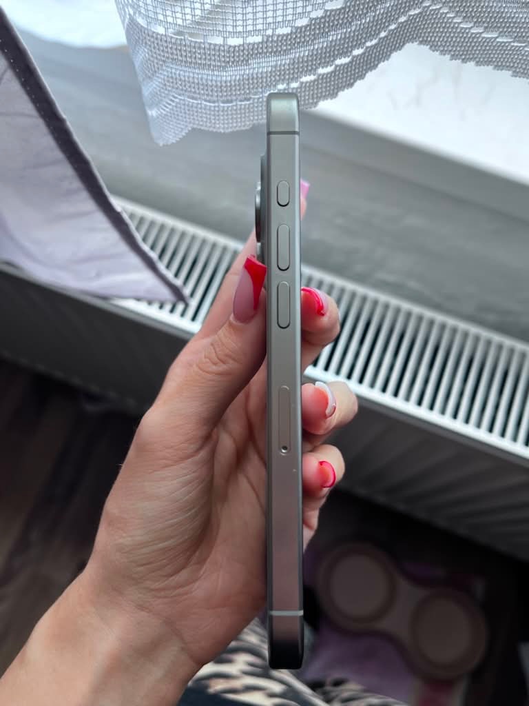 Iphone 15pro - 2