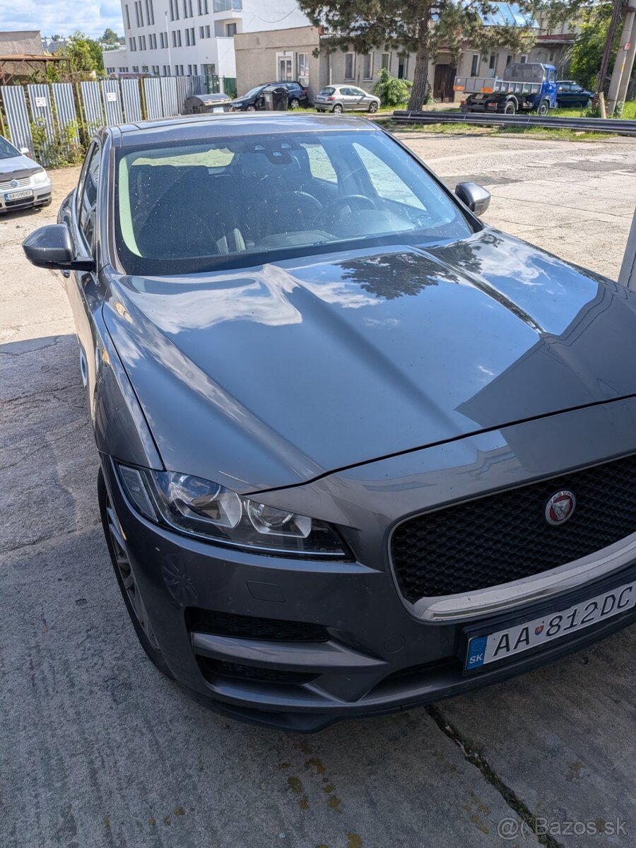 Jaguár F Pace - 2