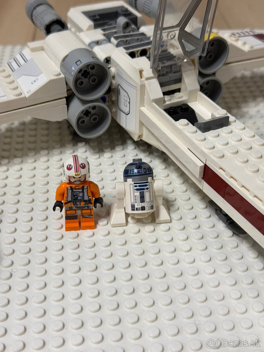 LEGO Star Wars X-Wing 75301 - 2