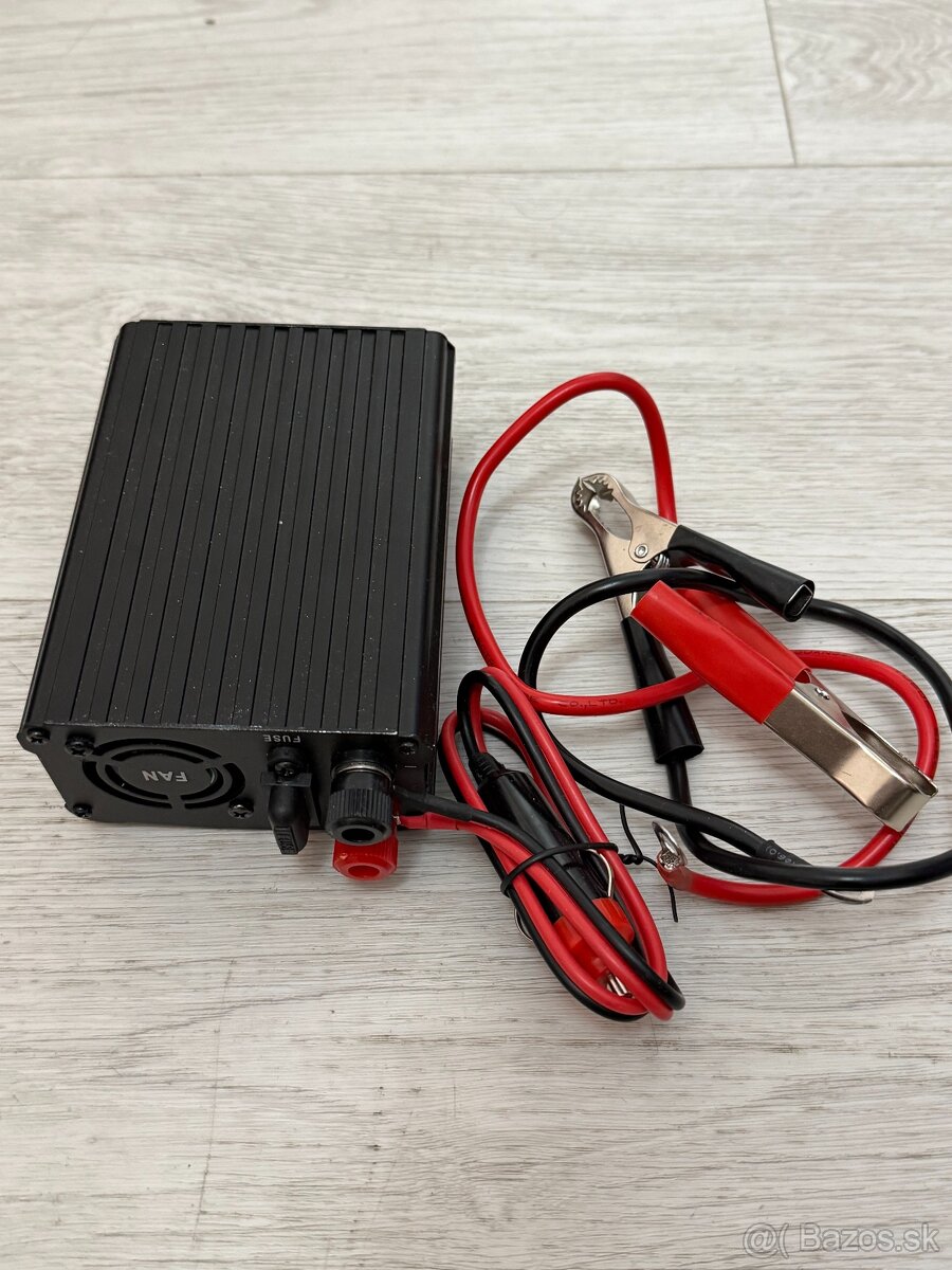 Compass POWER INVERTER 12V/300W - 2