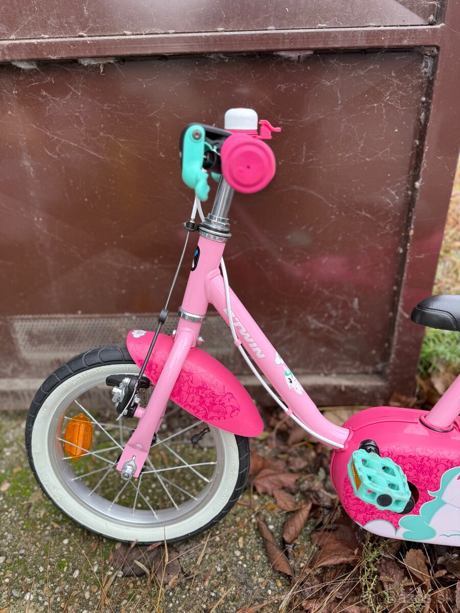 Dievčenský bicykel s prídavnými koliečkami - 2