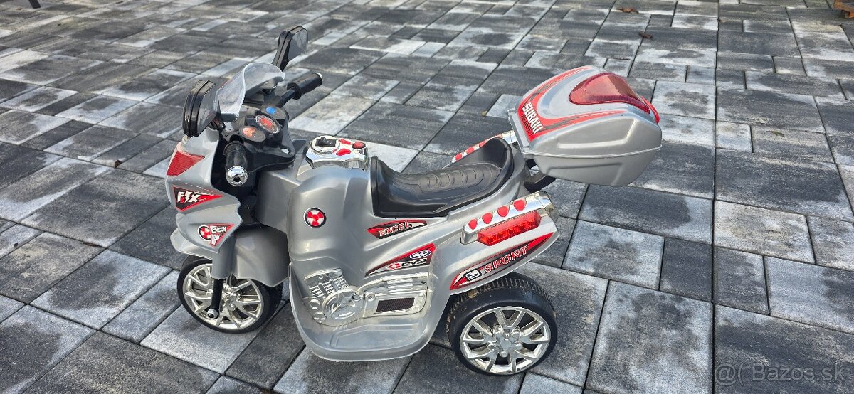 Detská elektrická trojkolka - 2