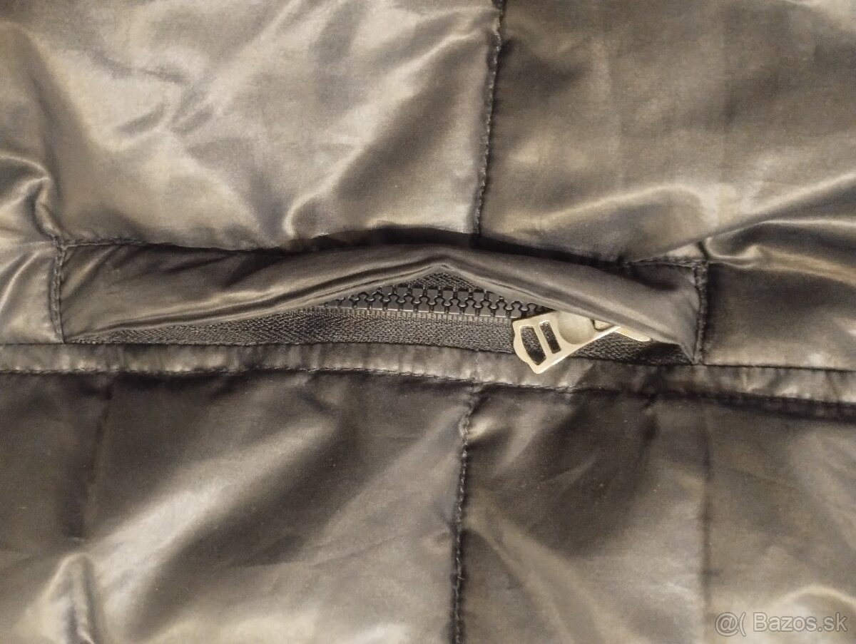 Tmavo modra vetrovka - 2