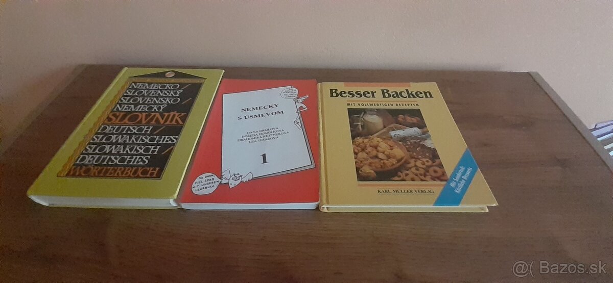 Predám slovník a učebnice v NJ - 2