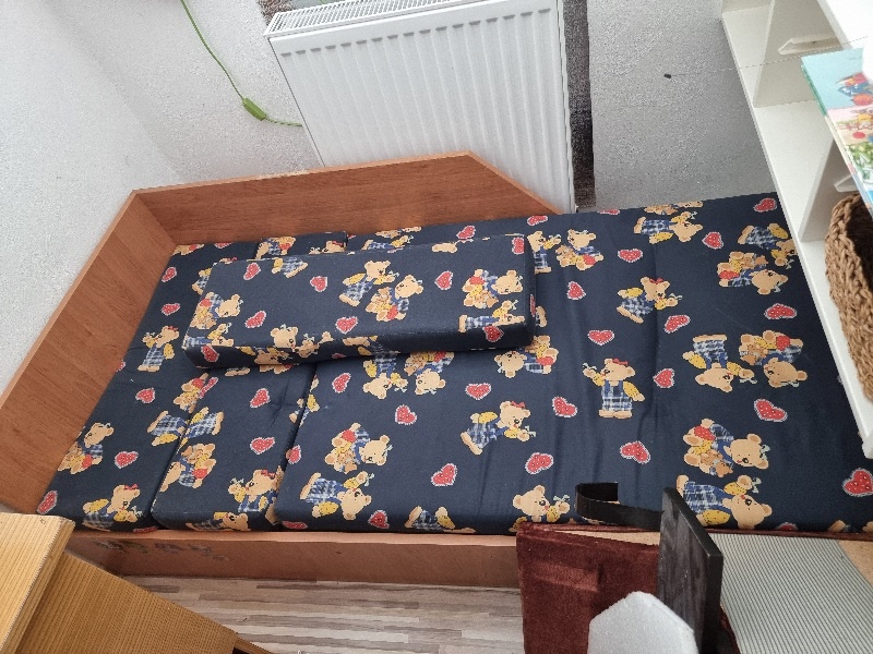 Rozťahovacia posteľ - 2