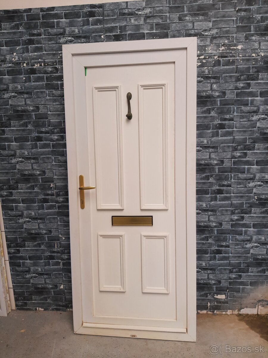 Plastové dvere Č. 261. Ľ - 2