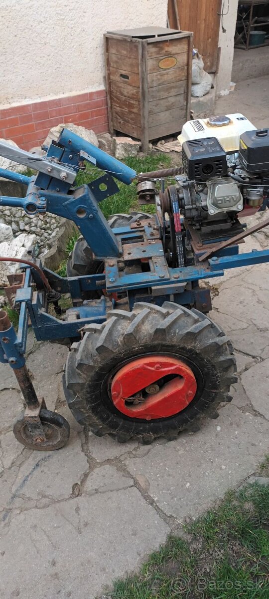 Dvojkolesový traktor - 2