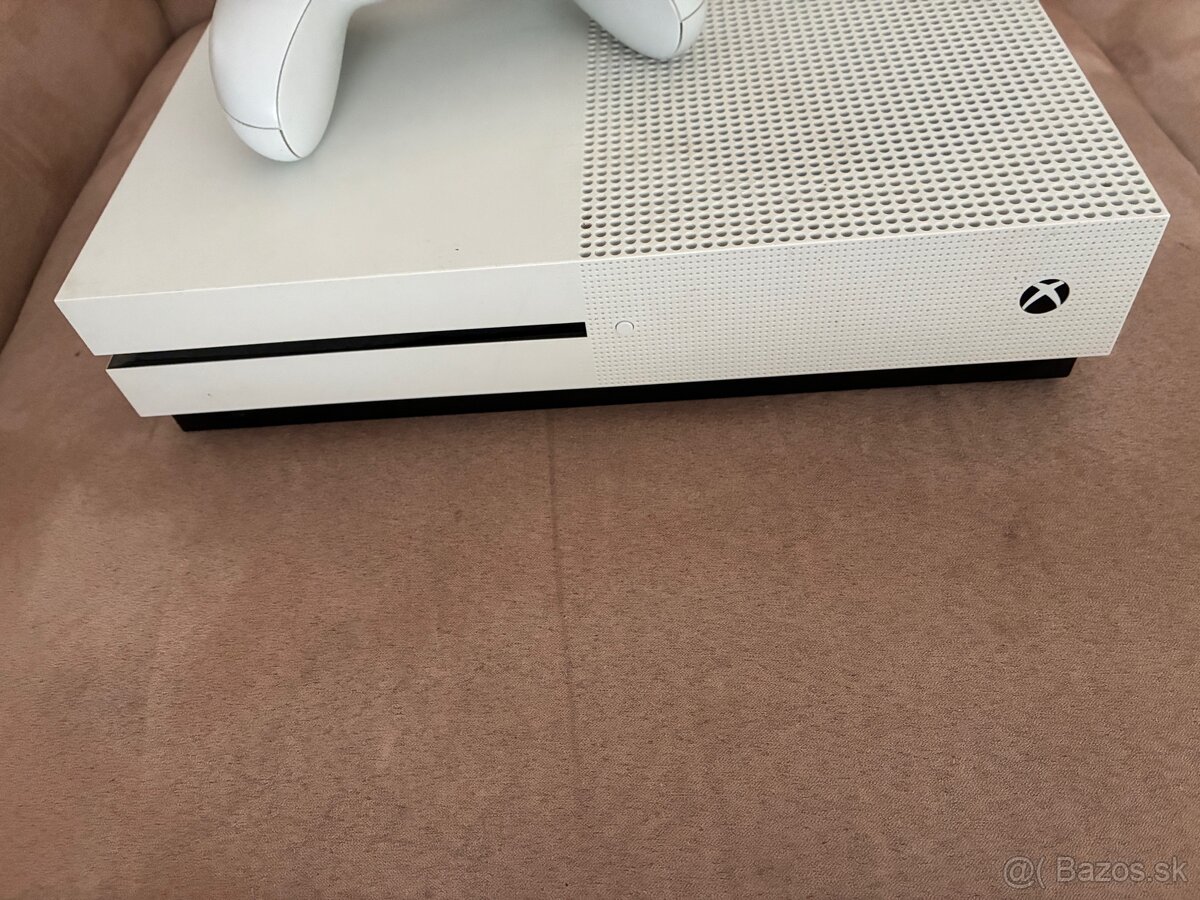 Xbox One S - 2