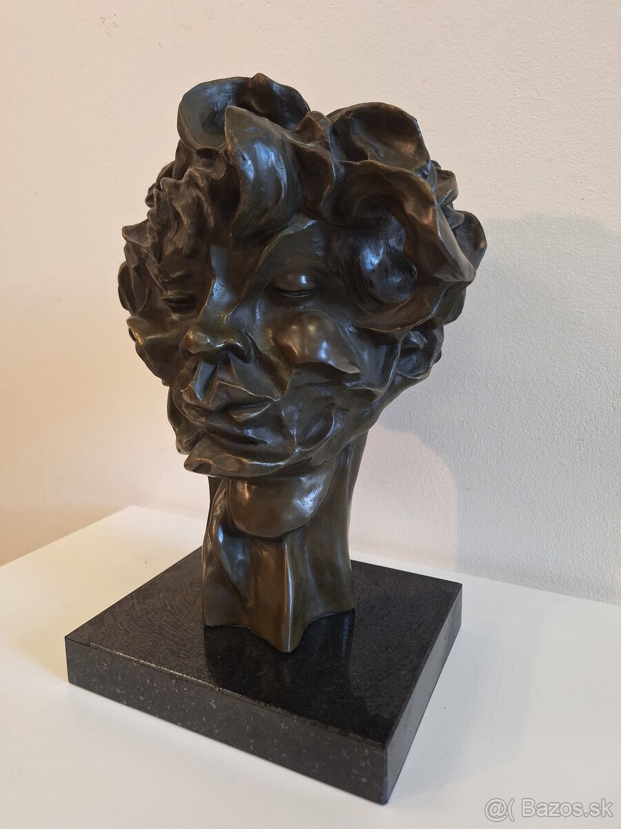 Bronzová socha - 2