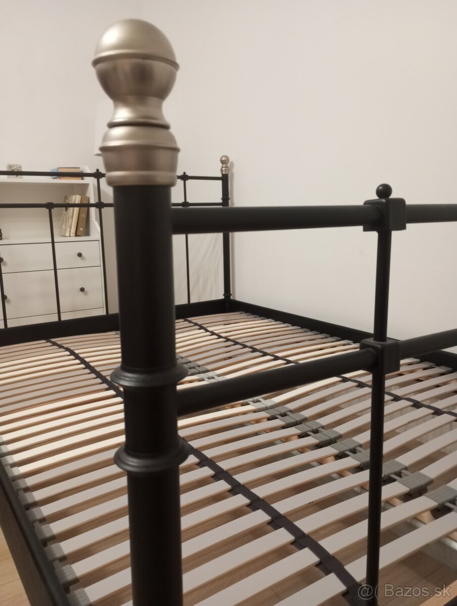 kovová posteľ - rám+rošty 140x200 cm - 2