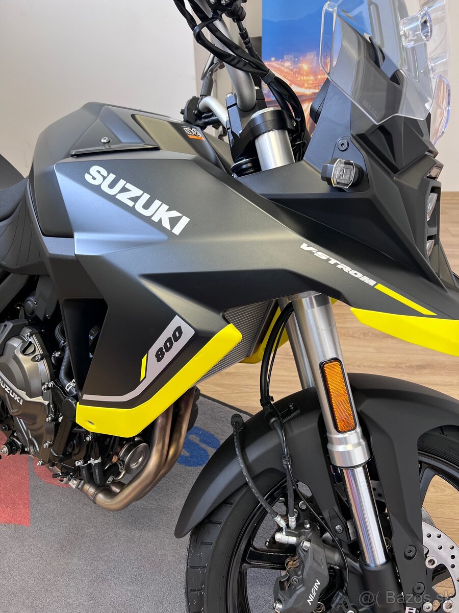 Suzuki V-STROM 800 - 2