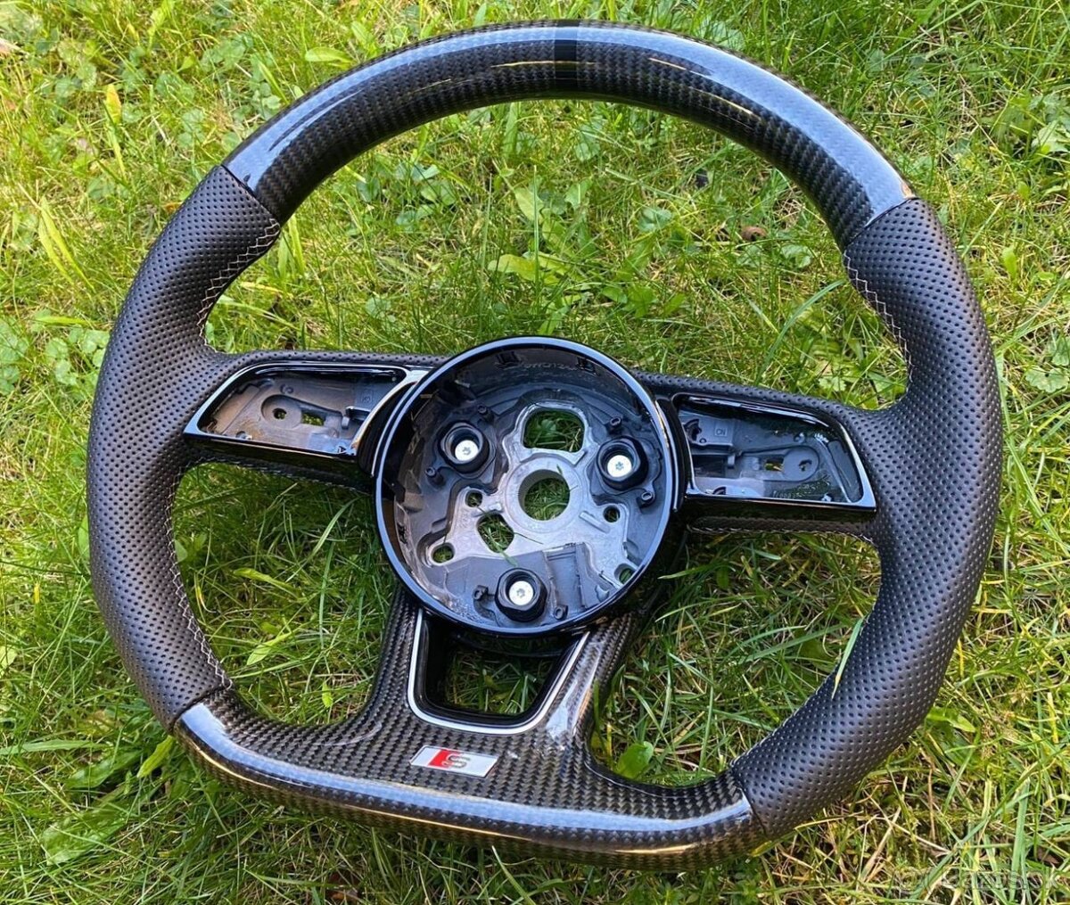 AUDI VOLANT KARBONOVY zkoseny karbonový športový - 2