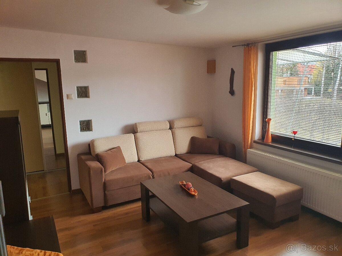 Byt na prenájom v rod.dome - 2