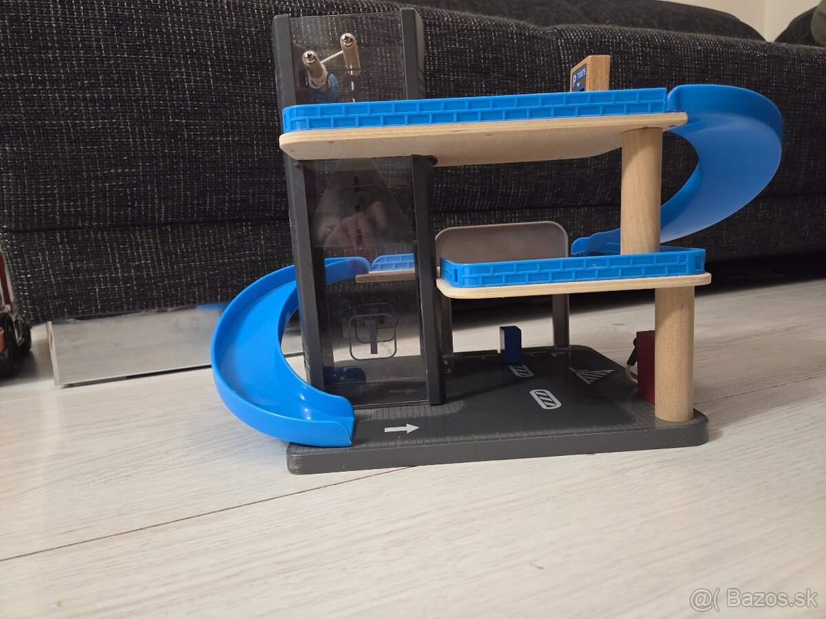 Garáž s výťahom - 2