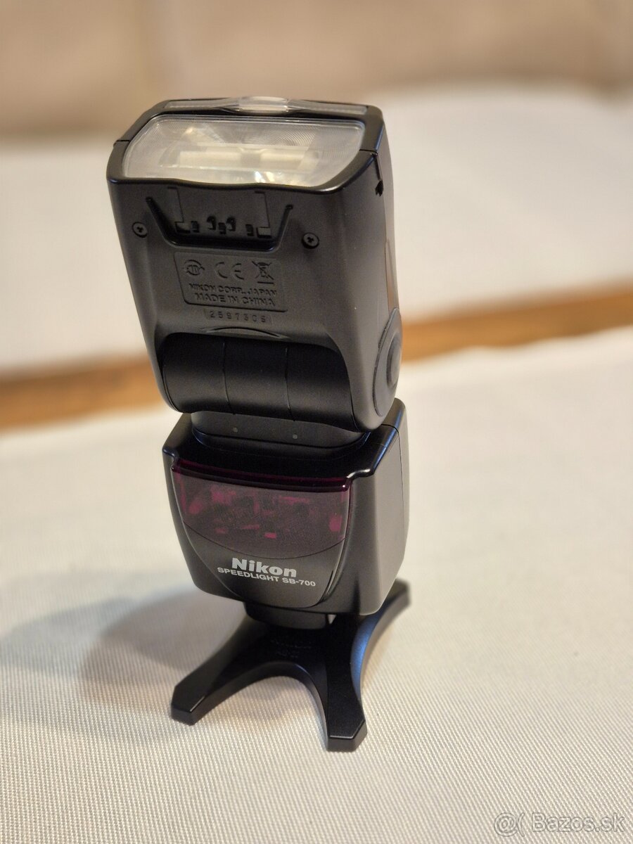 Nikon SB 700 - 2