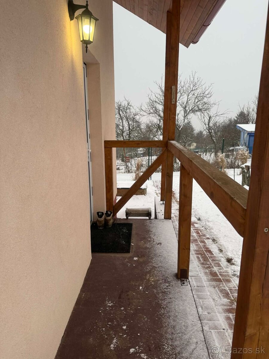 Celoročná chata nad mestom - 2