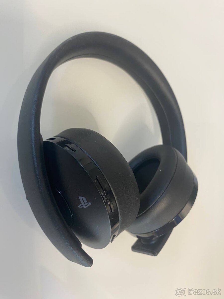 PlayStation 4 Pro 1TB + 2x ovládač + slúchadlá - 2