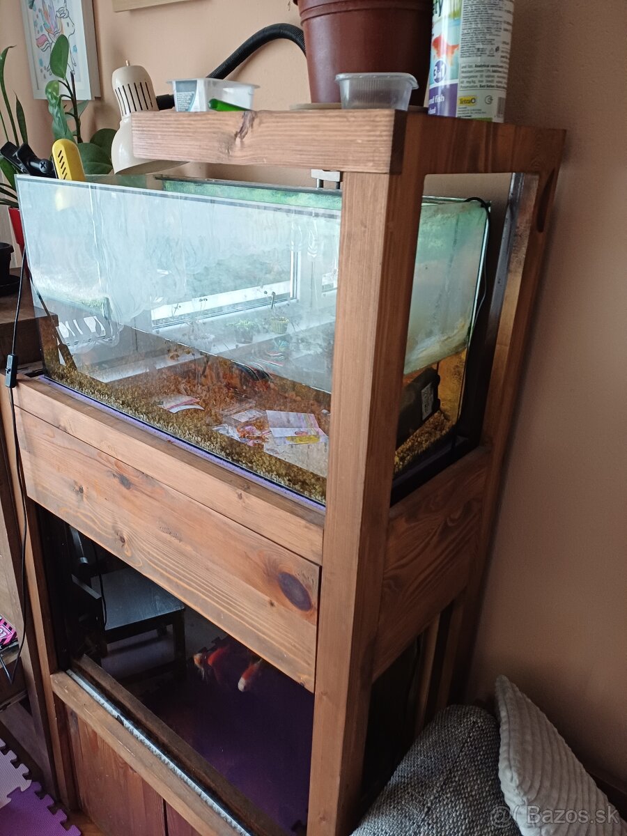 Stojan s akváriom - 2