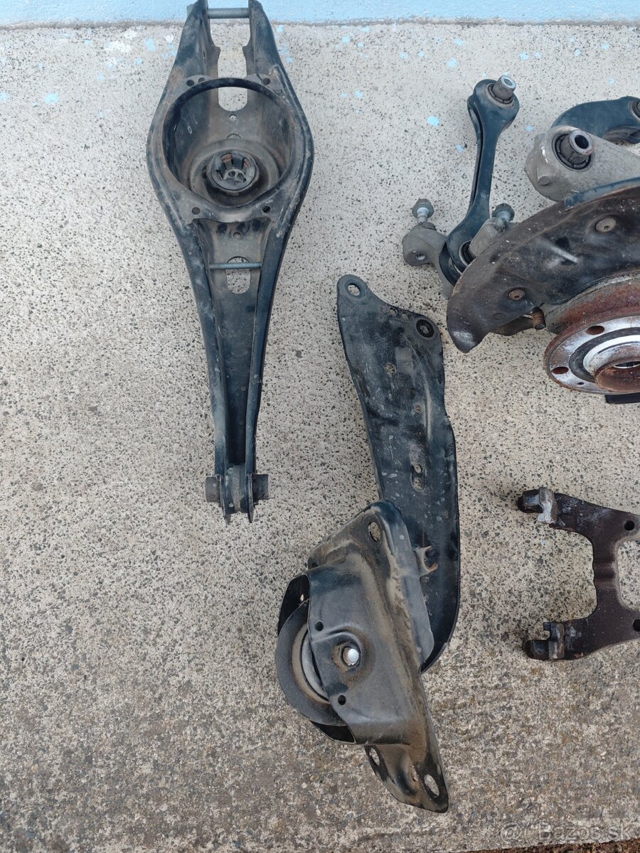 Superb 3 diely zadná náprava - 2