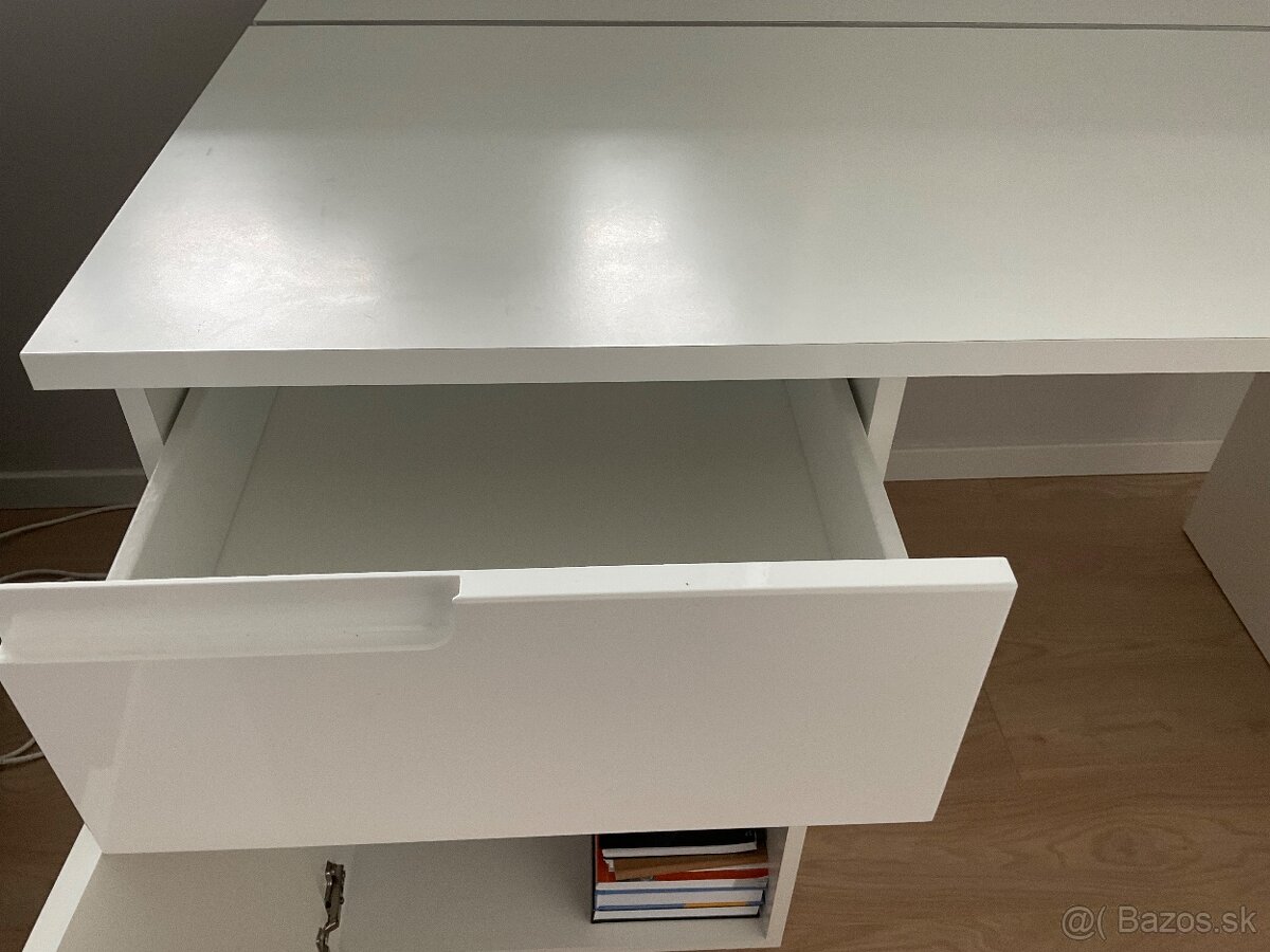 Biely kancelársky stôl - 2