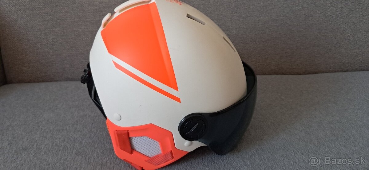 Lyžiarska prilba so štítom - 2