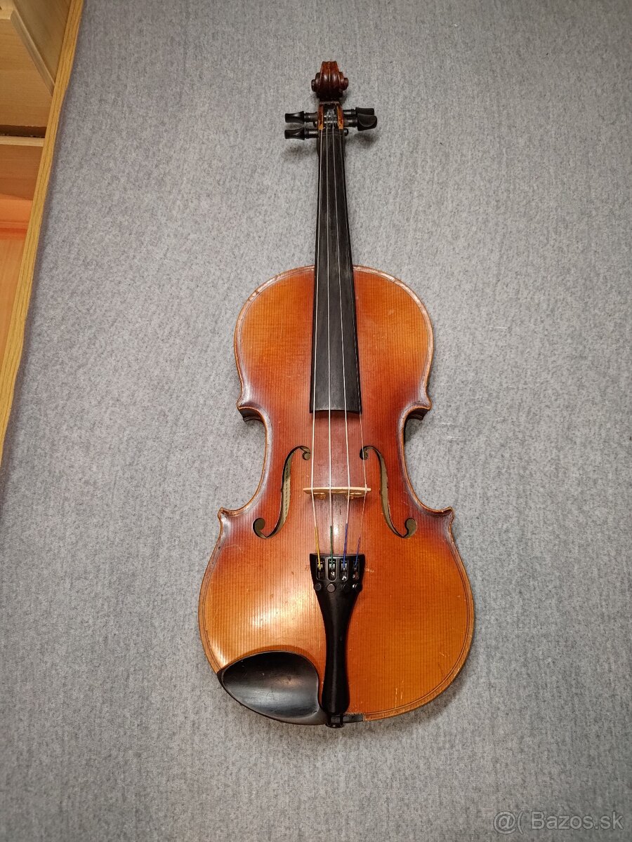 Husle 4/4 - 2