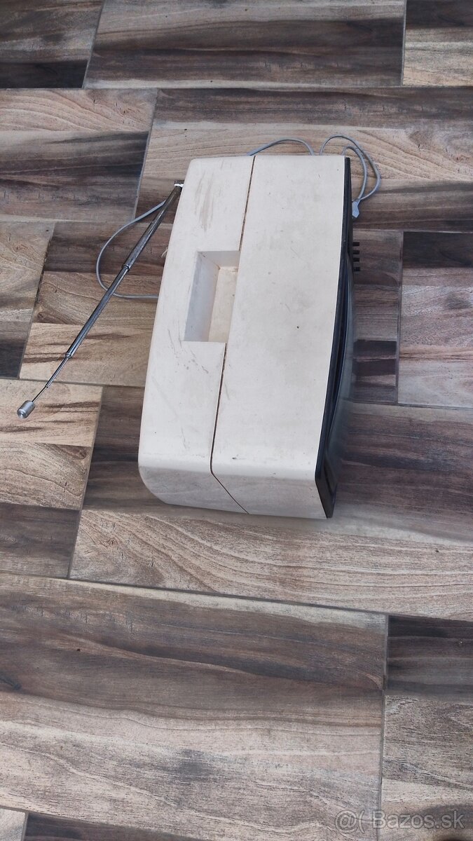 Predám prenosný televízor Merkur - 2