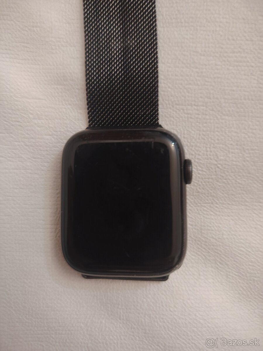 Apple Watch Series 5 (44 mm) - 2