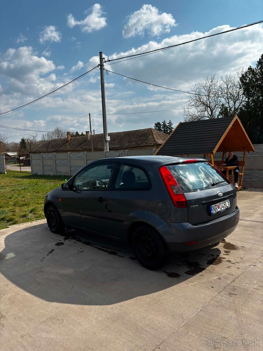 Ford fiesta 1.3 51kw - 2