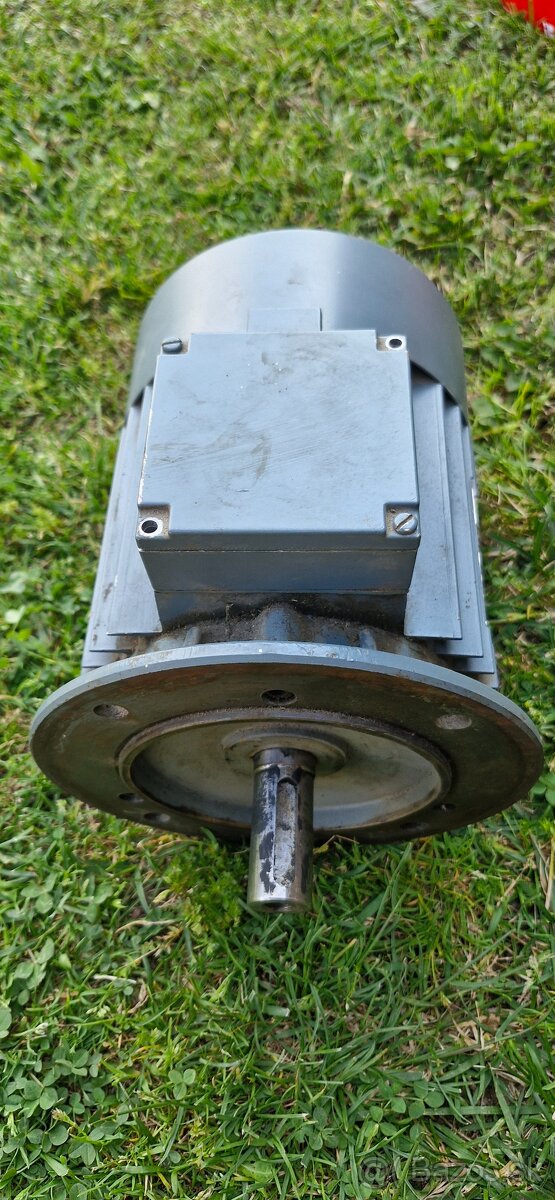 Nový elektromotor 1,1 kW - 2