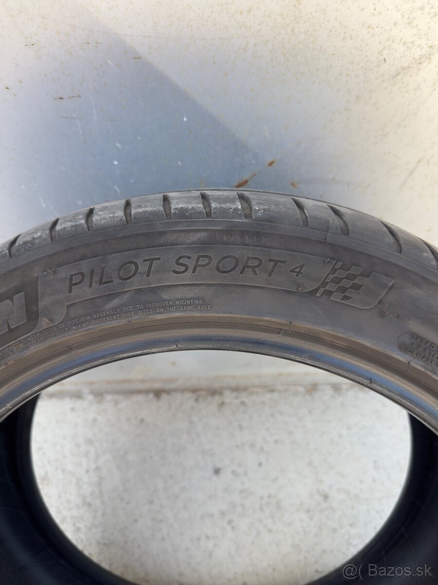 Michelin Pilot Sport 4 245/45 r19 - 2