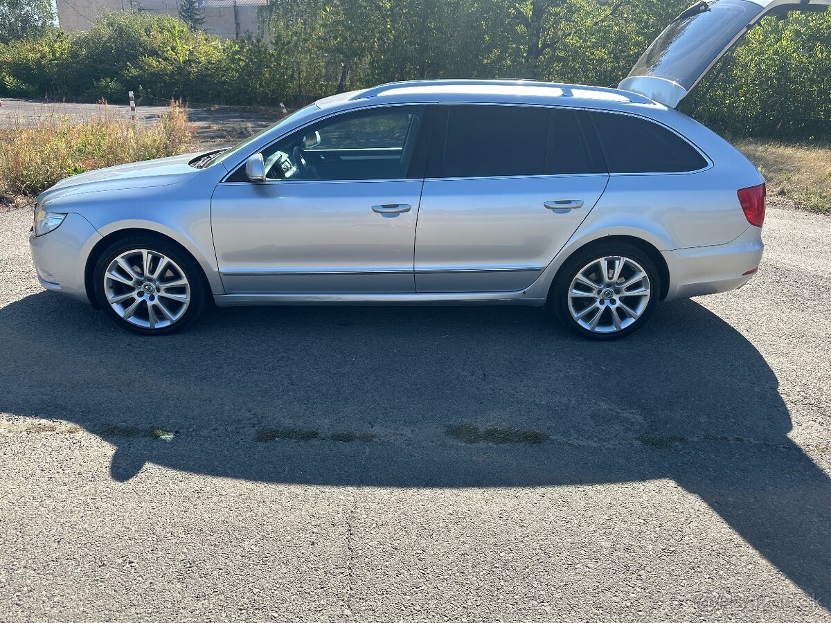 Škoda Superb Combi 4x4 - 2