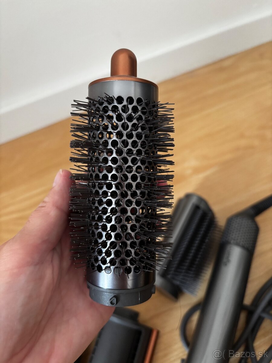 Dyson airwrap - 2