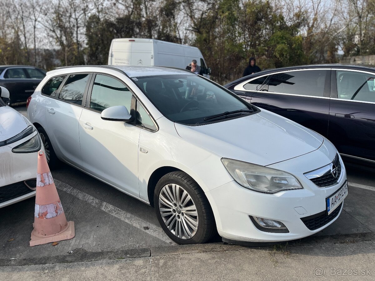 Opel Astra Sport Tourer - 2