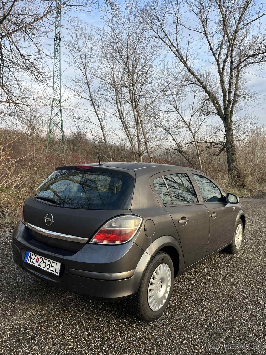 Opel Astra - 2