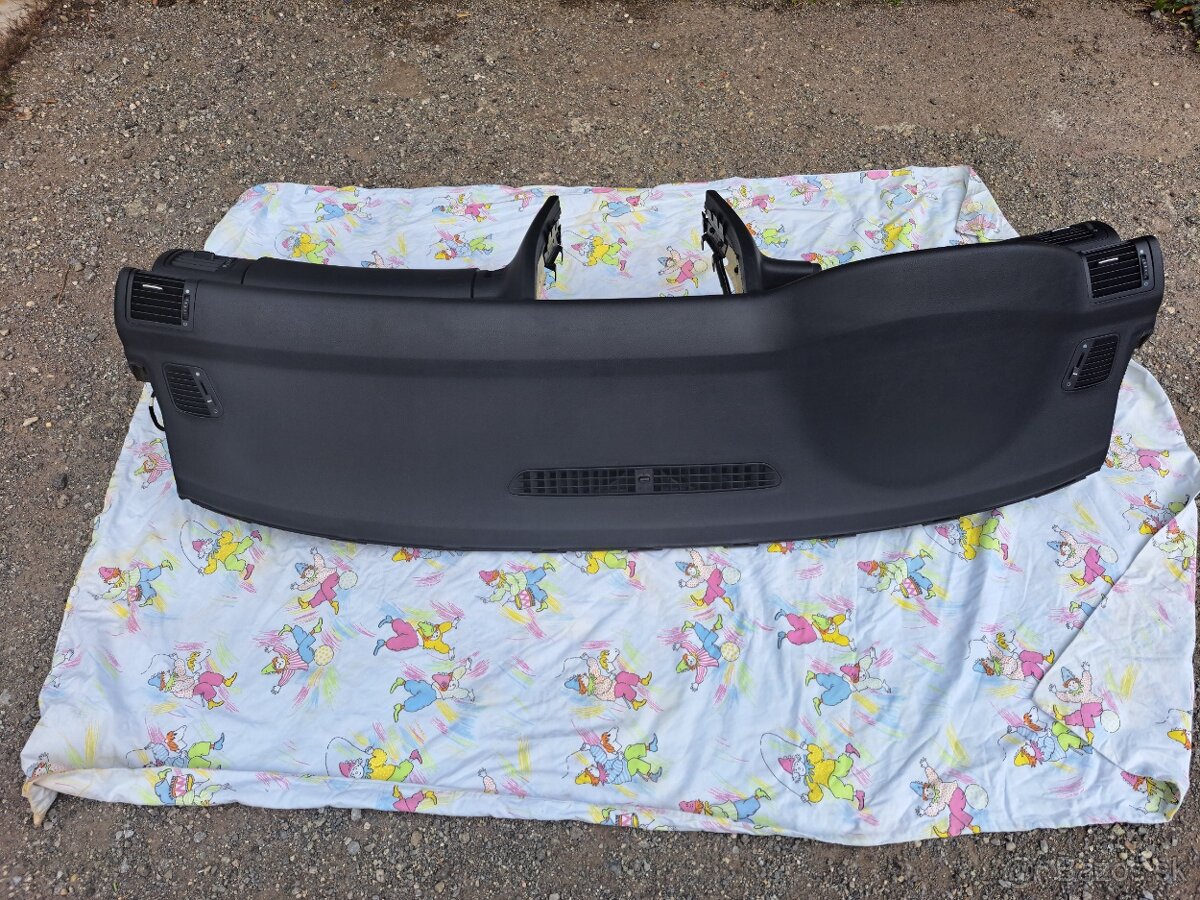 Predám palubnú dosku na Audi A8d2 - 2