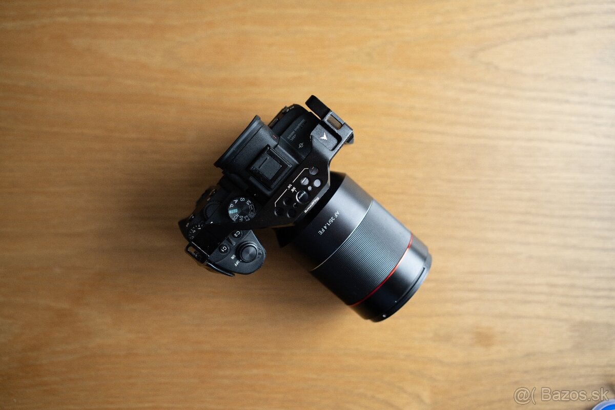 Sony A7 III + CAGE SmallRig + 35mm F1.4 - 2