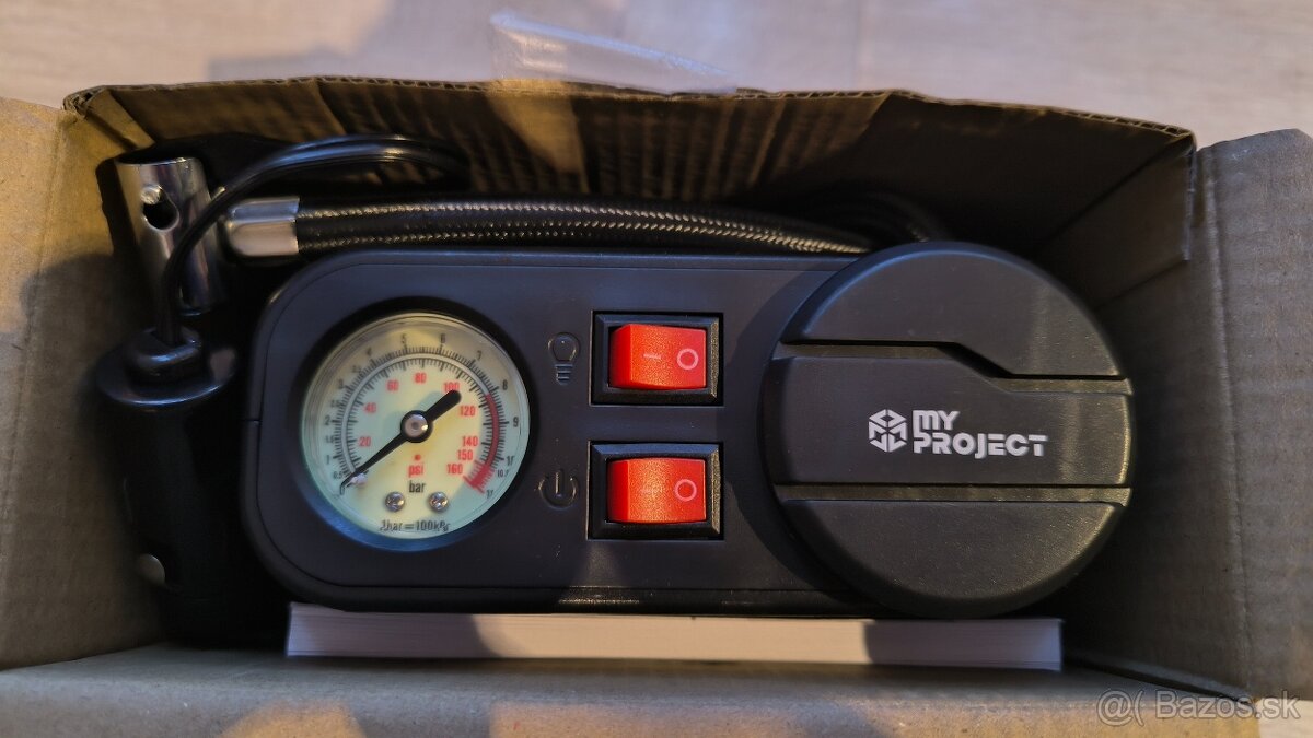 Nový auto kompresor 12V zo svetlom. - 2