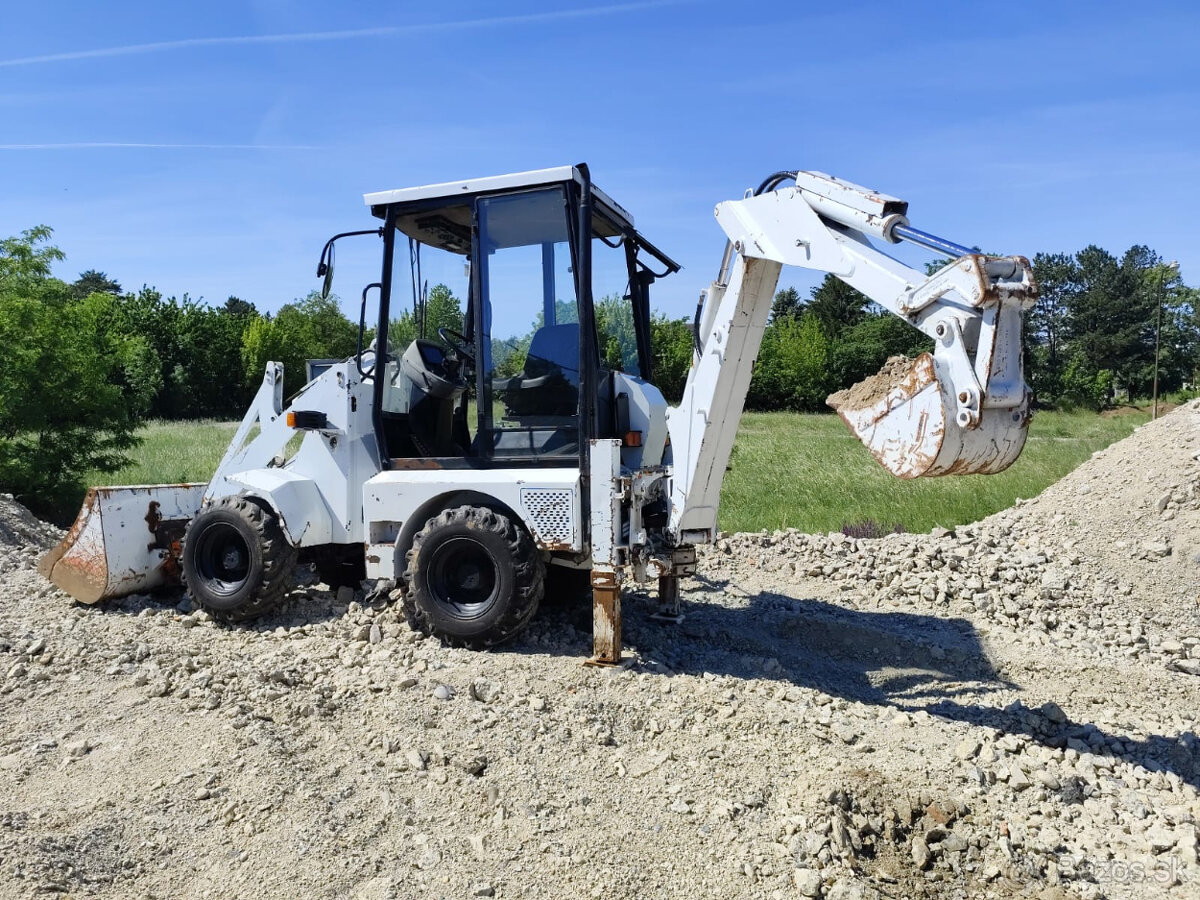Mini traktor bager. 3650kg. ŠPZ. - 2