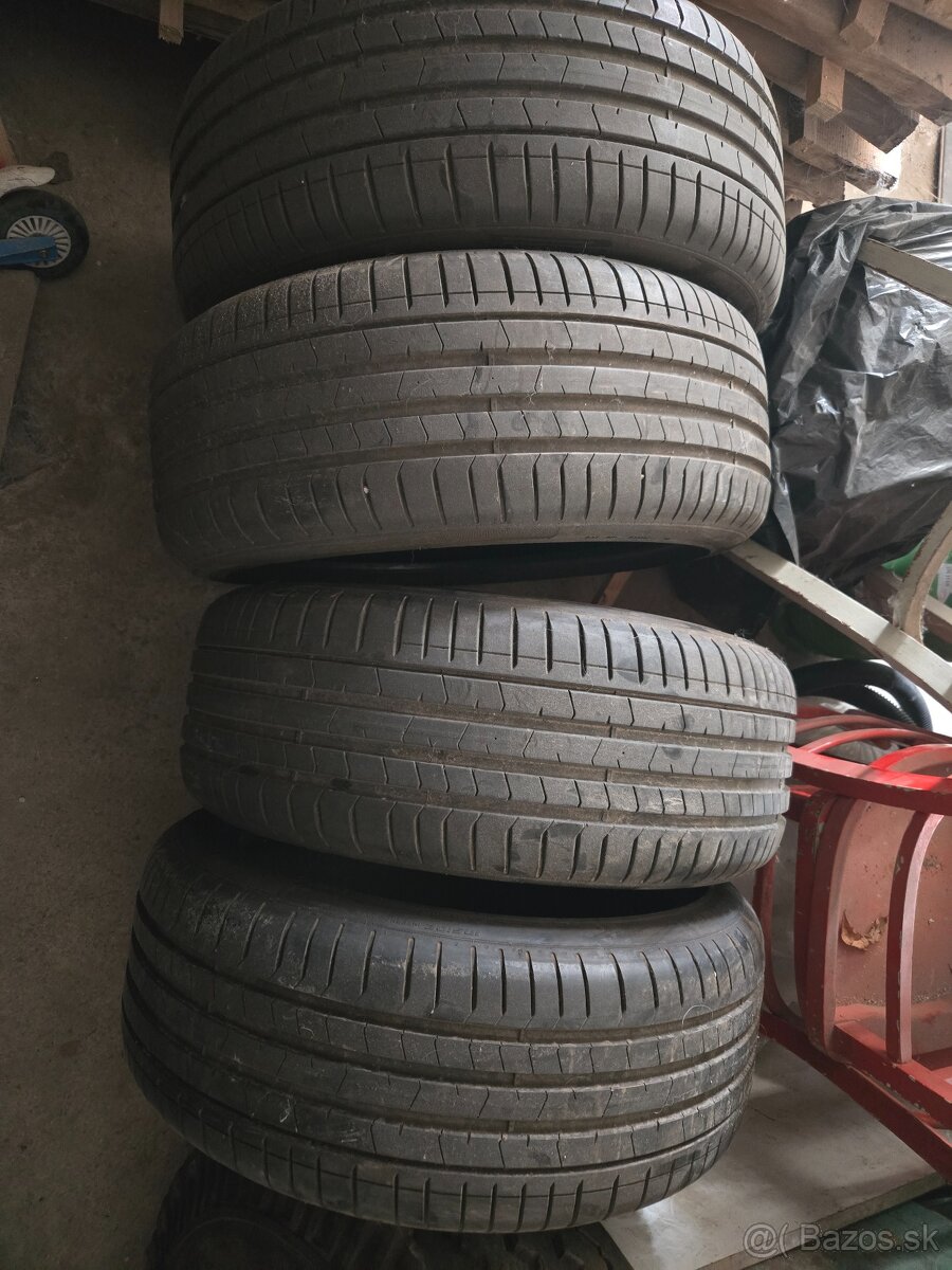Pirelli P-Zero 245/40-19 - 2