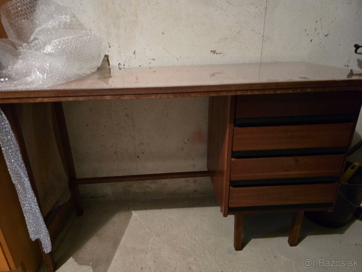 Kuchynský okrúhly stôl a pracovný stôl - 2