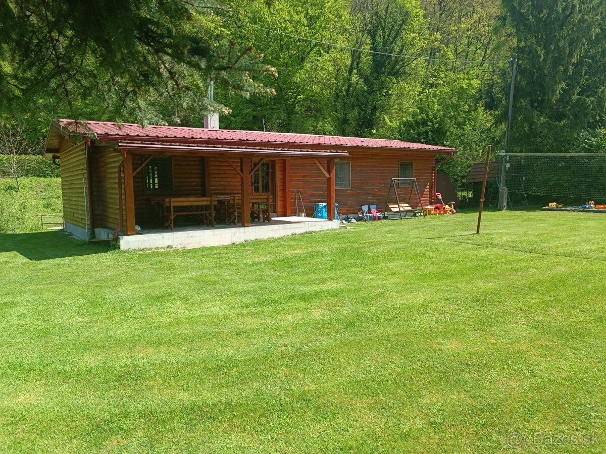 Predám rekreačnú chatu 15 km od Piešťan. - 2
