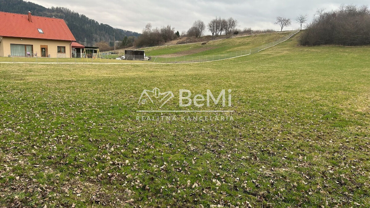 REZERVOVANÉ Stavebný pozemok v obci Vlachy na Liptove ID: - 2