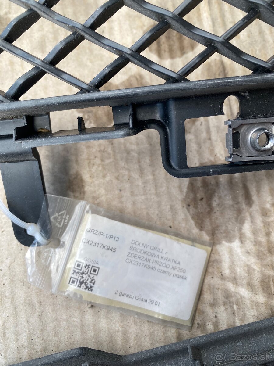 Jaguar XF diely na predny naraznik - 2