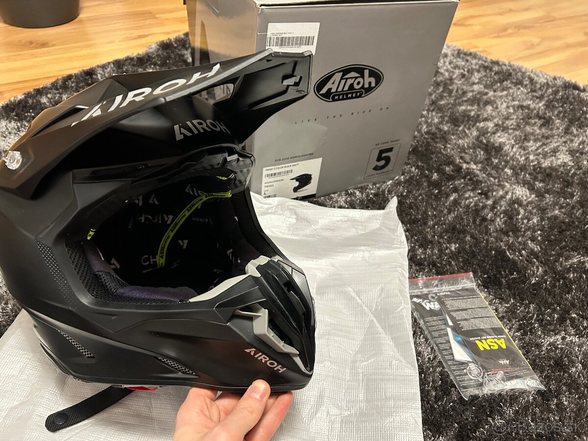 Airoh twist 3, L”, model 2025 - 2
