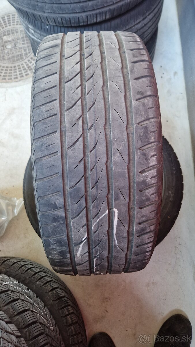 225/45R17 - 2