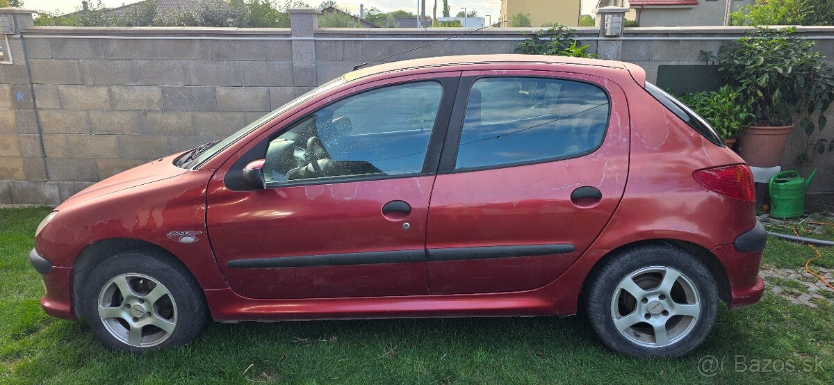 Predám Peugeot 206 1.1 - 2
