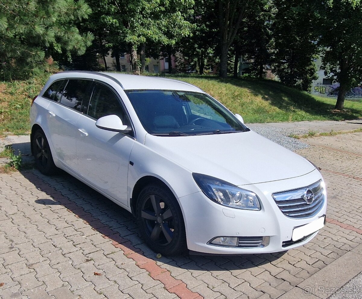 Insignia Sports Tourer SW - 2